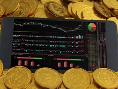 去年4月以来，金价一飞冲天，一年狂飙1500美元，活久见！但这狂欢的可不是普通投资者的账户，而是某些香港黄金平台操盘手的腰包