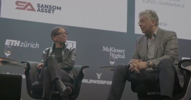 同一个场景，不同的Logo