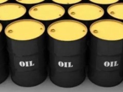 6月下旬以来，油价一直萎靡不振，最大跌幅超过20%，市场情绪普遍悲观。多家机构，包括高盛、摩根士丹利和法国兴业银行，纷纷下调了对油价的基本预测。高盛认为，在极端情况下，油价可能跌至40美元/桶以下，其在基准情景中也将2025年12月布伦特原油目标价格下调4美元至62美元/桶，WTI原油下调至58美元/桶。