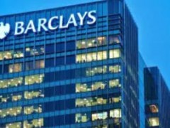 巴克莱银行和法国巴黎银行预计，美联储将在9月份降息25个基点巴克莱银行和法国巴黎银行预计，美联储将在今年9月降息25个基点，理由是美联储主席鲍威尔在杰克逊霍尔会议上对劳动力市场风险的表态出现转变。巴克莱将此前预测的2026年9月降息提前至2025年9月，称鲍威尔的讲话释放出“宽松信号”，并提高了不降息的门槛。