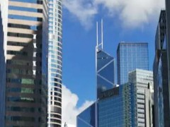 黄金方面：上周五（8月22日）晚间，美联储主席鲍威尔在杰克逊霍尔央行年会上发表鸽派讲话，一度点燃了华尔街对未来降息的预期。9月降息的概率上升至90%之上，鲍威尔表示鉴于当前的美国经济，美联储可能需要调整政策立场。纽约联储主席威廉姆斯表示，美国中性利率持续处于低位的时代并未结束，与美联储部分官员认为的（美国中性利率因通胀而上升）观点相反。