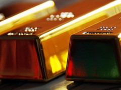 黄金方面：上周五（8月22日）晚间，美联储主席鲍威尔在杰克逊霍尔央行年会上表示，美国国内存在通胀上行风险，鉴于关税的影响可能逐渐消退，但美联储在未来几个月降息。鲍威尔的鸽派言论，推升黄金快速上涨。在鲍威尔讲话之后，芝商所“美联储观察”工具显示，9月降息的概率从75.5%上升至91.1%；10月份维持不变的概率从13%下降至4.3%，降息25个基点的概率从51.5%下降至48.9%，